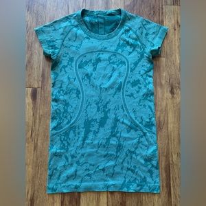 Lululemon Swiftly Tee, Green, Size 2 or 4